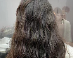 韩剧女主既视感卷发 各个角度拍照都好看