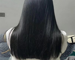动感时尚黑长直 简单清爽好打理