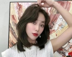 百搭减龄中长发型 最百搭轻松瘦脸