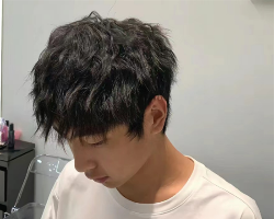 男生人气烫发推荐 时髦束状纹理烫