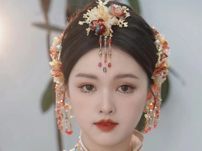 中式秀禾新娘发型 时髦高级耀眼吸睛