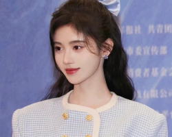 今年流行高颅顶扎发 时尚减龄不挑人