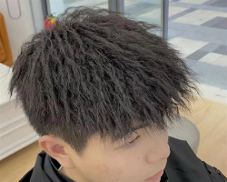 高人气男生烫发 时髦百搭锡纸烫