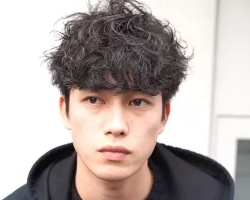 适合头发少的男士发型 日系蓬松卷时髦帅气