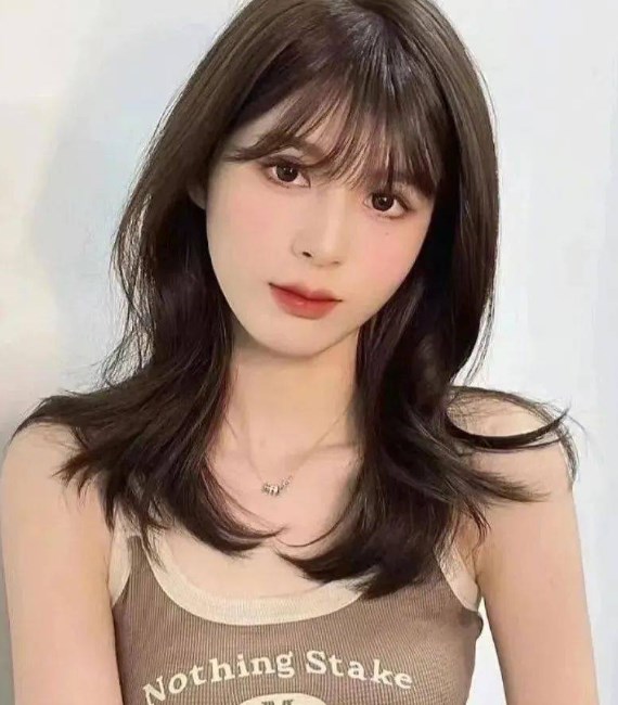 鹅蛋脸发型搭配范本 轻松彰显优雅气质