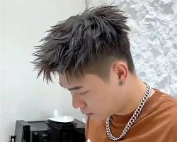 时尚个性“老虎头” 男生热门发型推荐