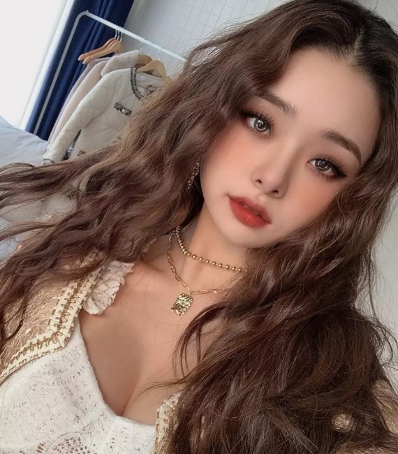 最流行长发烫发图片 复古小卷烫超好看
