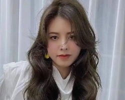 女生刘海怎么剪好看 长卷刘海修颜显气质