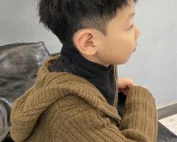 小男孩清爽短发 简单时尚巨百搭