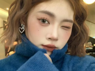 高级短发蛋卷头 女生经典短卷发