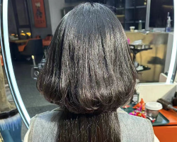 酷飒水母头发型 女生人气流行发型