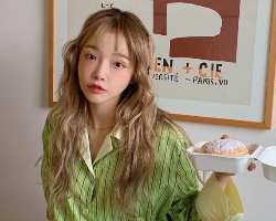 女生长发怎么烫 水波纹卷发别错过
