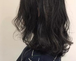 怎么烫头发好驾驭 烫发尾百搭显气质