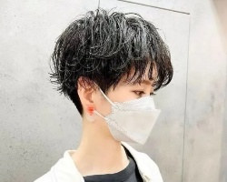 日系中性风短发推荐 烫短发造型酷飒美
