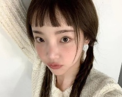 可爱俏皮编发发型 时尚个性元气十足