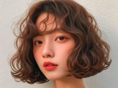 中短复古卷发造型 越烫越美不挑人