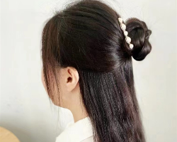 清爽夏季半扎发 三分钟就可扎好