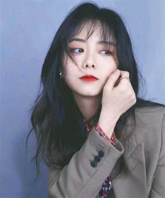 圆脸适合什么职场发型 谭松韵同款发型推荐
