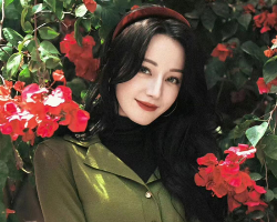 迪丽热巴千金发型 温婉优雅颇气质