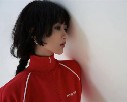 杨紫最新封面写真 三种不同风格亮相