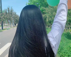 经典百搭黑长直 轻盈自然好打理