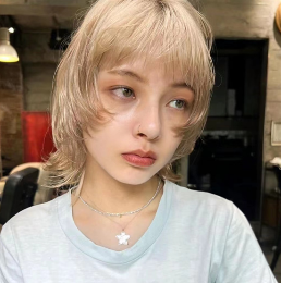 个性女生鲻鱼狼发 酷炫时髦又张扬