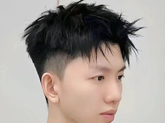 男生清爽前刺短发 完美提升时尚气质