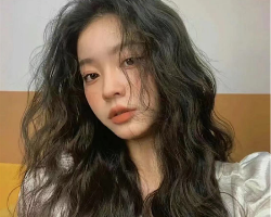 长发麦穗卷发型 随性自然不挑人