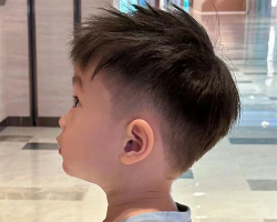 小男孩夏季流行短发 清爽渐变碎盖头