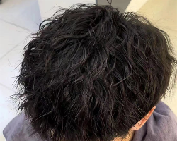 男生人气短烫发 个性束状纹理烫
