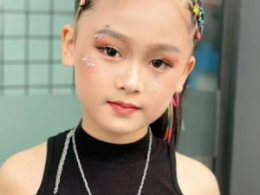 小女孩彩绳编发 甜酷个性不挑人
