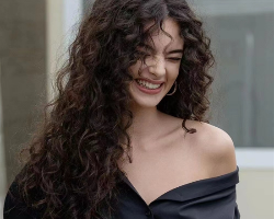 复古慵懒拉美卷 辣妹风卷发超性感