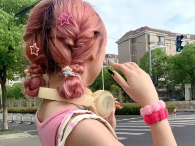 甜美编发丸子头教程 元气少女减龄发型